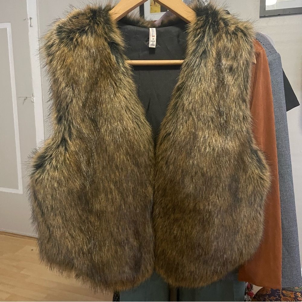 Anthropologie| RAGA Faux Fur Vest